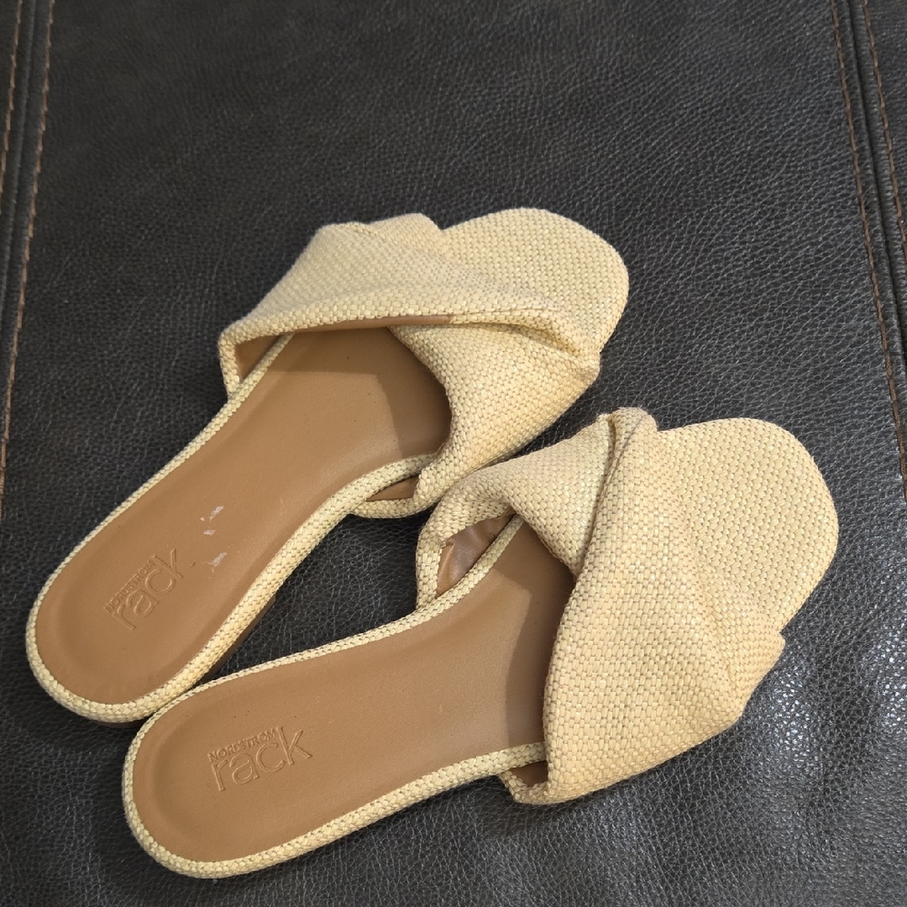 NWOT Women's Tan Woven Sandals